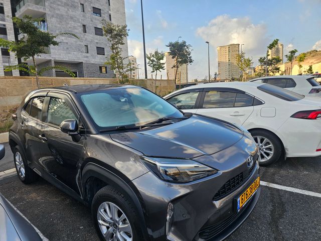 טויוטה יאריס קרוס