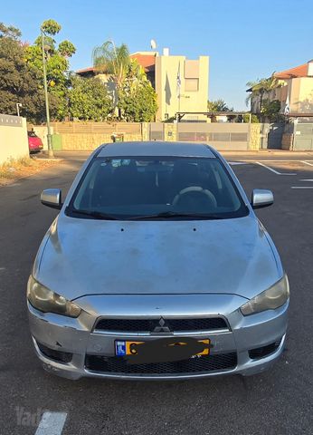 מיצובישי לנסר
