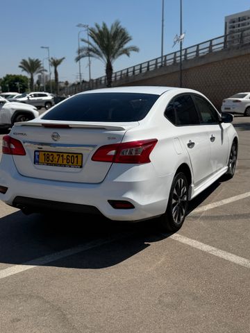 ניסאן סנטרה