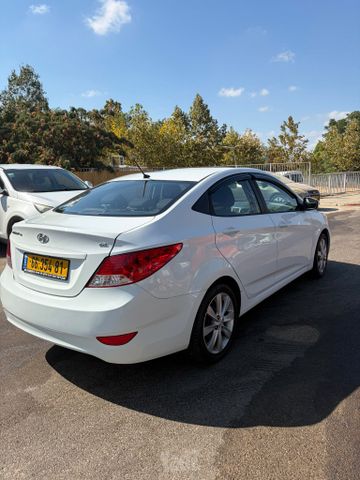 יונדאי אקסנט i25