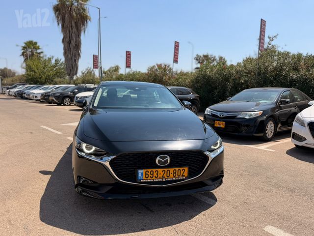 מודעת רכב מאזדה 3
