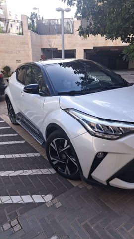 מודעת רכב טויוטה C-HR