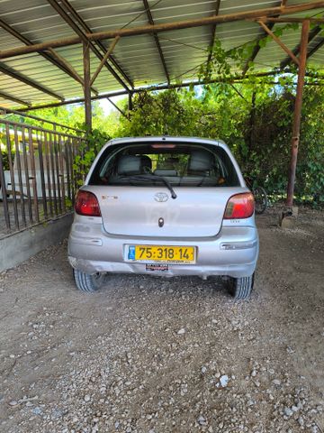 טויוטה יאריס