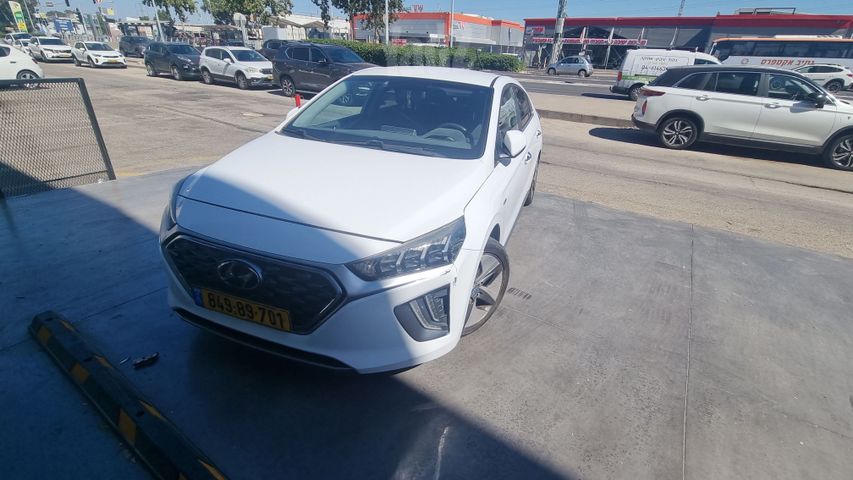 יונדאי איוניק