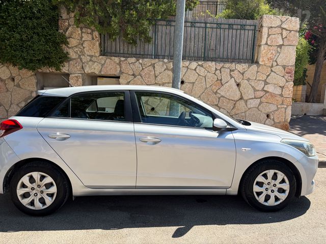 יונדאי i20