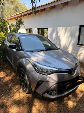מודעת רכב טויוטה C-HR