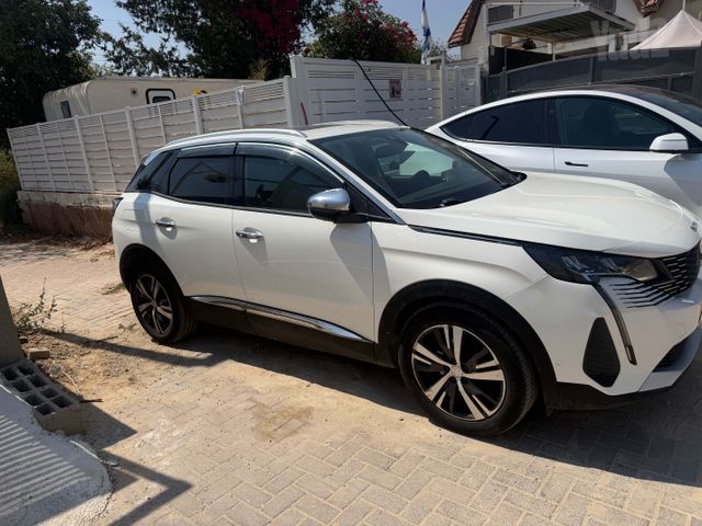 פיג'ו 3008