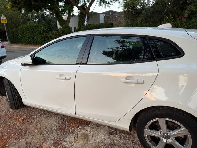 וולוו V40