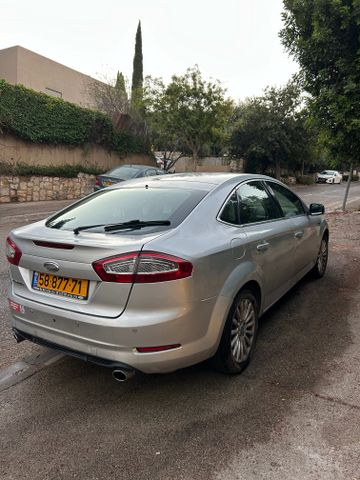 פורד מונדאו