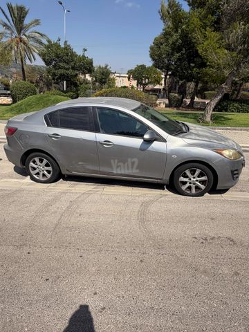 מודעת רכב מאזדה 3