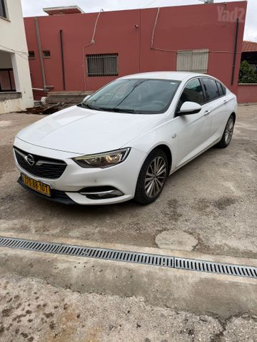 אופל אינסיגניה