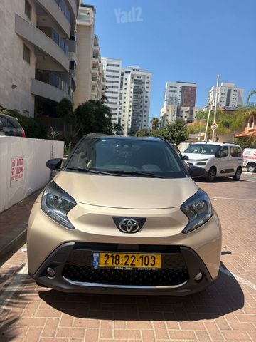 טויוטה אייגו X