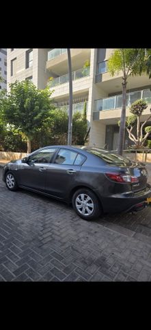 מודעת רכב מאזדה 3