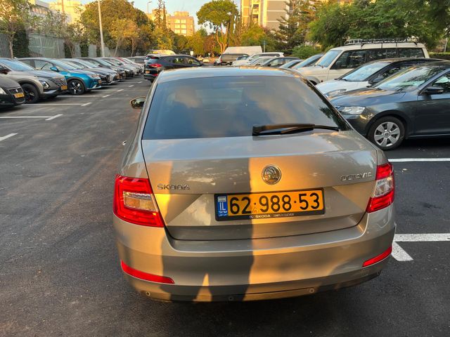 סקודה אוקטביה
