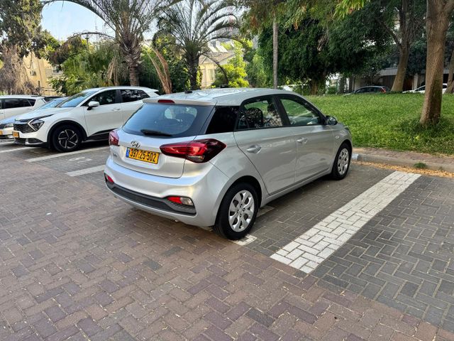 יונדאי i20