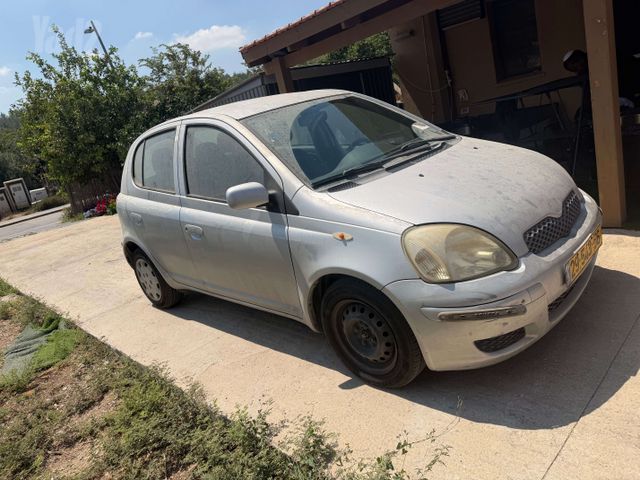טויוטה יאריס