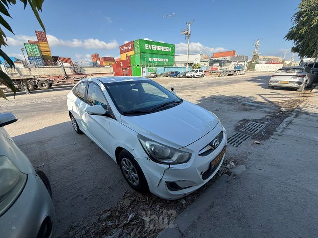 יונדאי אקסנט i25