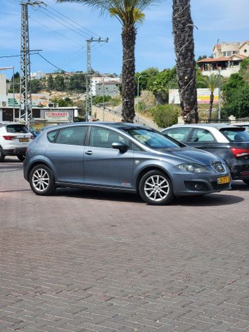 מודעת רכב סיאט לאון