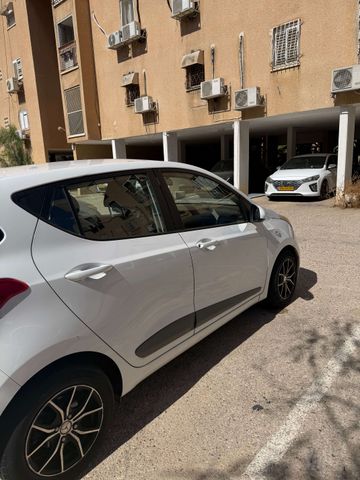 יונדאי i10