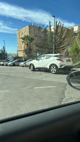 מודעת רכב טויוטה C-HR