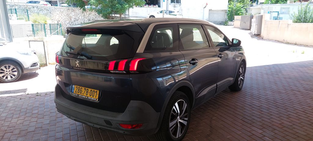 פיג'ו 5008