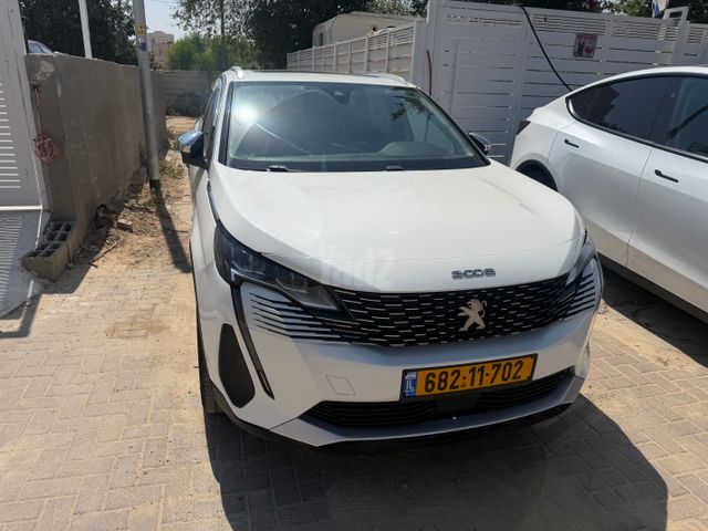 פיג'ו 3008