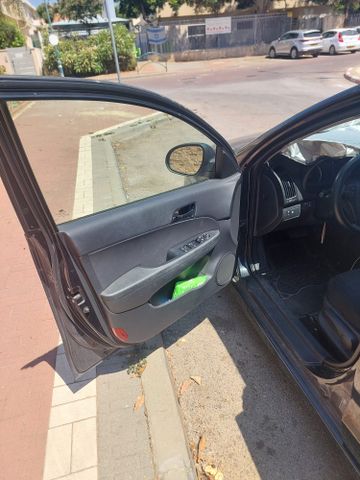 יונדאי i30