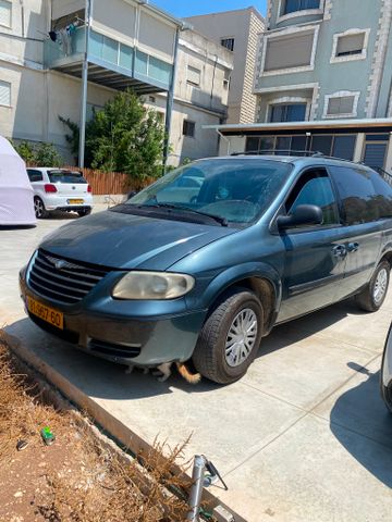 מודעת רכב קרייזלר וויאג'ר