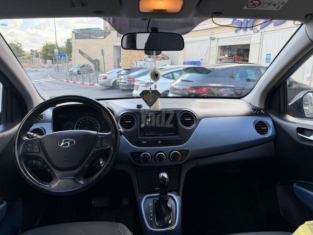יונדאי i10