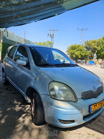 טויוטה יאריס