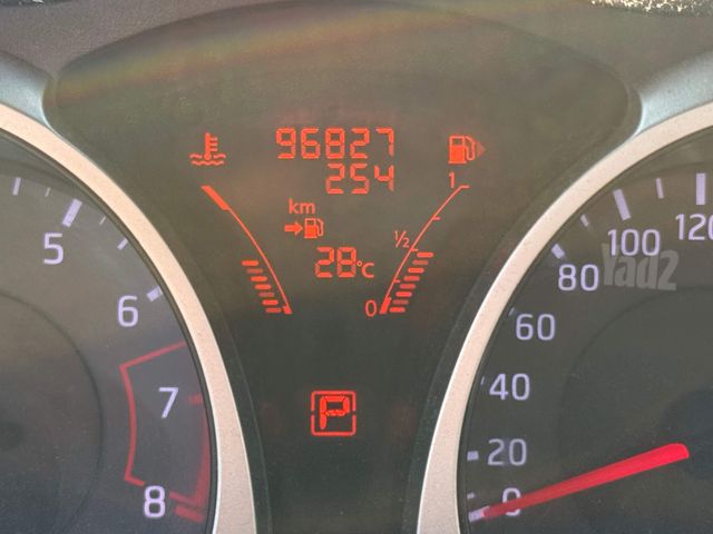 ניסאן ג'וק