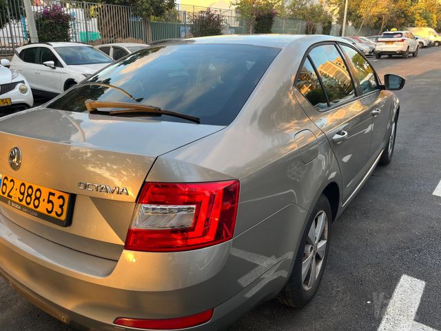 סקודה אוקטביה