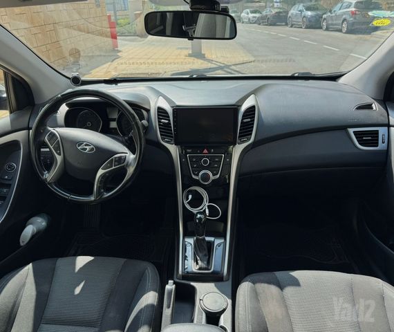 יונדאי i30