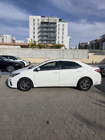 טויוטה קורולה