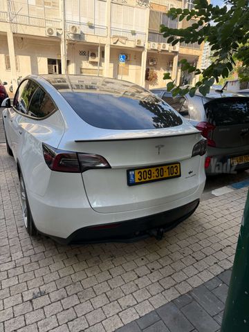 מודעת רכב טסלה מודל Y