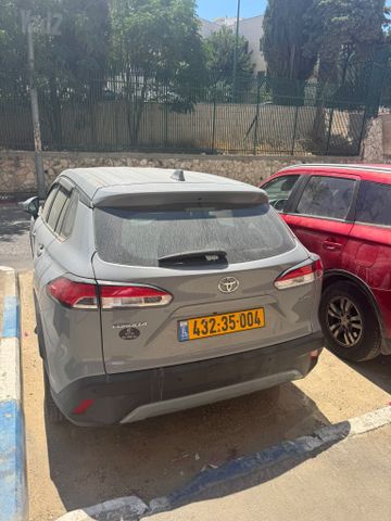 טויוטה קורולה קרוס