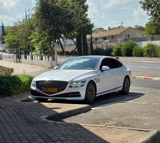 מודעת רכב ג'נסיס G80