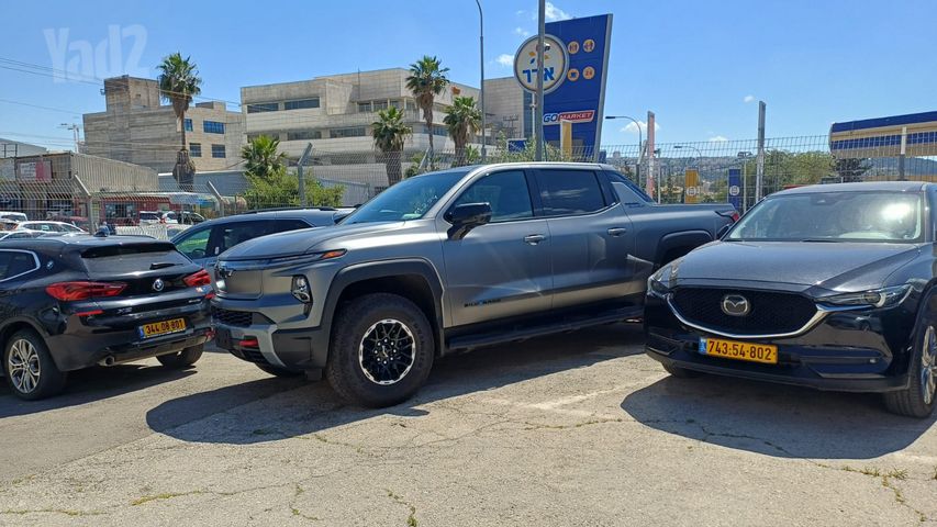 מודעת רכב שברולט סילברדו EV 1