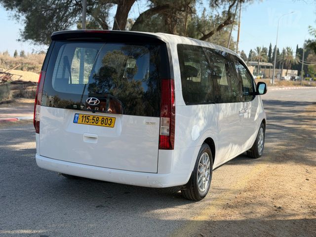 יונדאי סטאריה