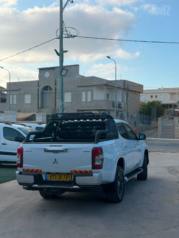 מיצובישי טרייטון / L200