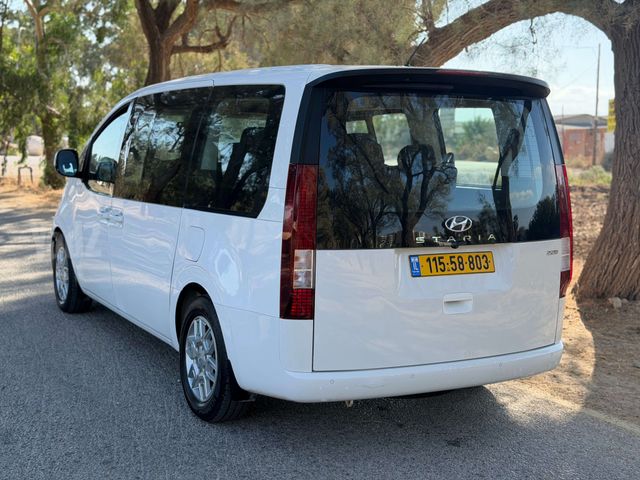 יונדאי סטאריה