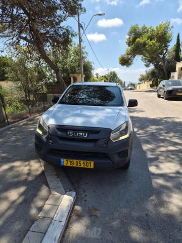 איסוזו די-מקס
