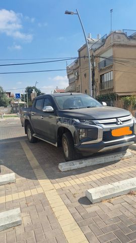 מודעת רכב מיצובישי טרייטון / L200