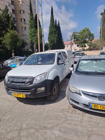 איסוזו די-מקס