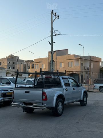 איסוזו די-מקס