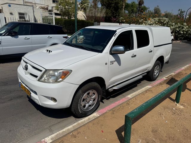 מודעת רכב טויוטה היילקס ויגו