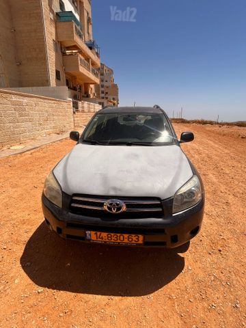 טויוטה RAV4