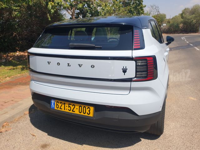 מודעת רכב וולוו EX30