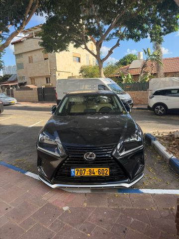 מודעת רכב לקסוס NX
