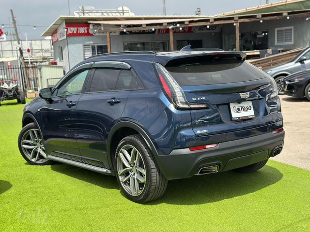 קאדילק XT4